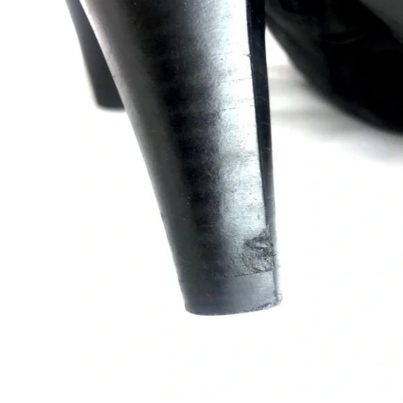 GUESS boots, Black w/Heels & Zippered Back, Size 8 - Picture 6 of 15